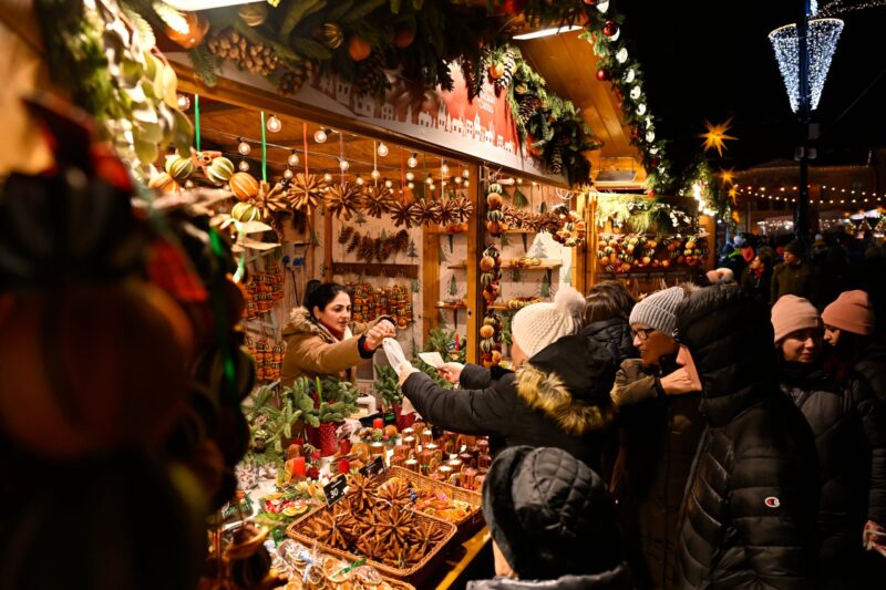 Sibiul țintește titlul de Capitală Europeană a Crăciunului / Unde vezi cele mai frumoase Târguri de Crăciun din Europa?