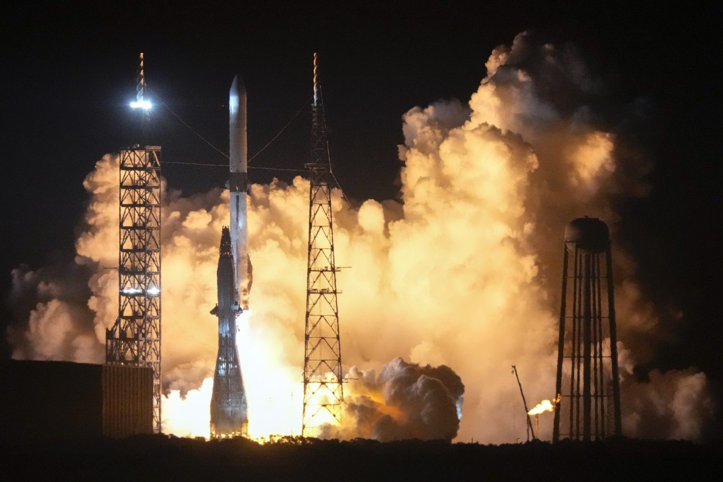 Blue Origin a lansat racheta New Glenn pentru NASA. Agenția Spațială urmărește studierea istoriei climatice a planetei Marte