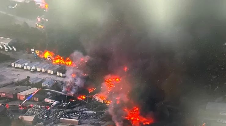 Șapte persoane au murit și 11 au fost rănite după ce un avion cargo s-a prăbușit pe aeroportul din Kentucky. A luat foc în timp ce decola spre Honolulu