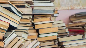 Cumperi cărți și nu le citești? Fenomenul are un nume: Tsundoku. Cum explică japonezii acest termen