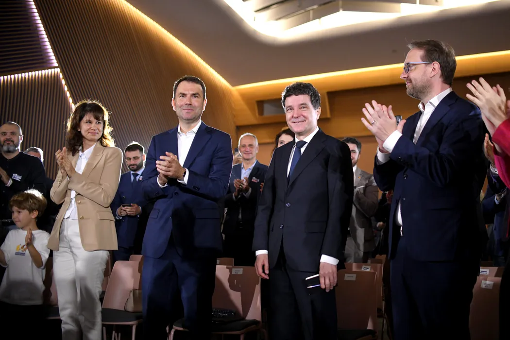 Cătălin Drulă le recomandă „un ceai calmant” politicienilor nemulțumiți că Nicușor Dan a încălcat Constituția prin participarea la Congresul USR. Poate fi pedepsit Președintele României pentru acest gest?