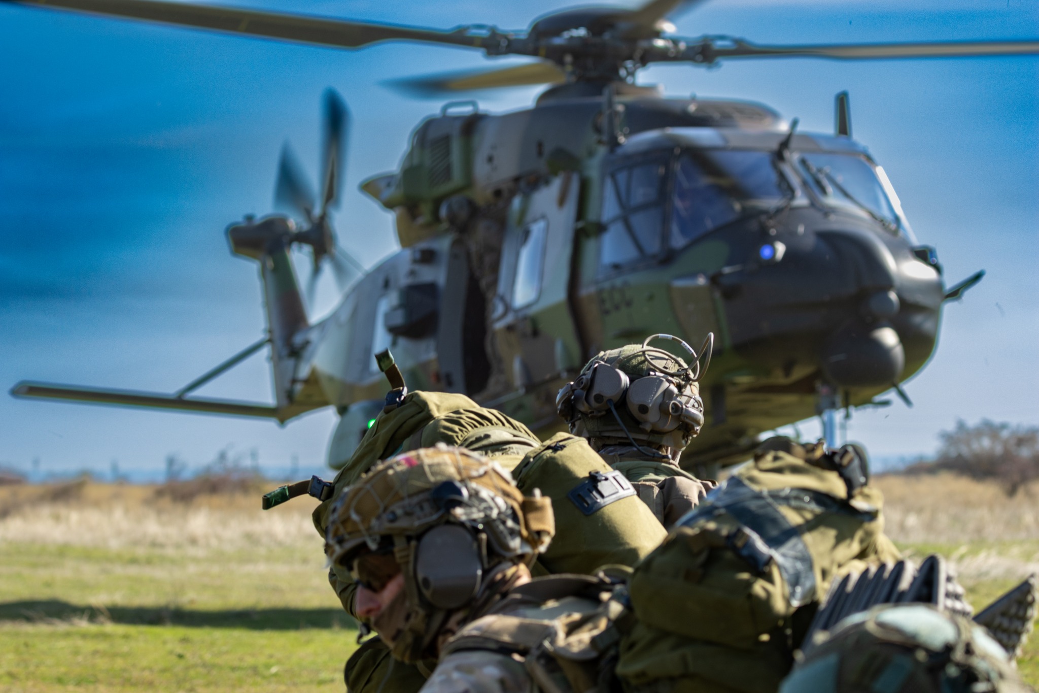 Peste 5.000 de soldați simulează activarea Articolului 5 al NATO la Dacian Fall 2025. Andreea Soare: „Se vorbește despre necesitatea unui Schengen militar”