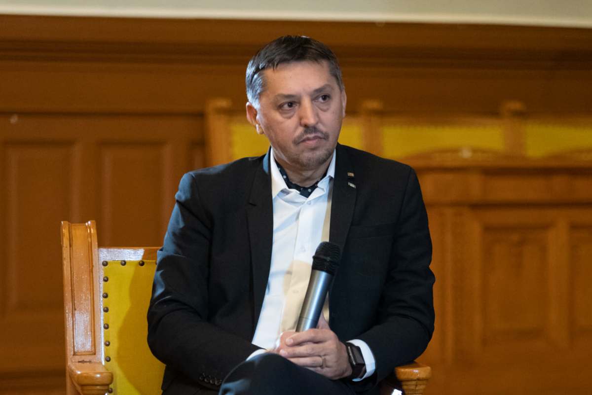 Daniel David se gândește la un program pilot de descentralizare. Ministrul Educației oferă liceelor posibilitatea să-și facă oferta educațională