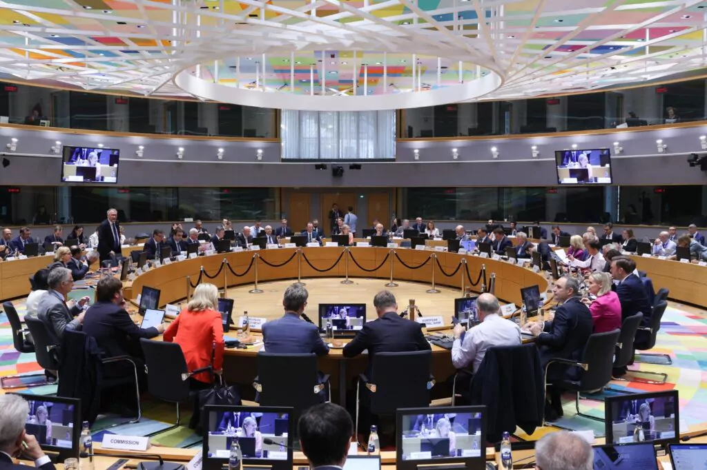 România obține aprobarea Planului Național de Redresare și Reziliență revizuit la Bruxelles, în reuniunea ECOFIN. Alexandru Nazare: „Am reușit să agreăm o structură simplificată a PNRR, prin care reducem presiunea asupra bugetului de stat”