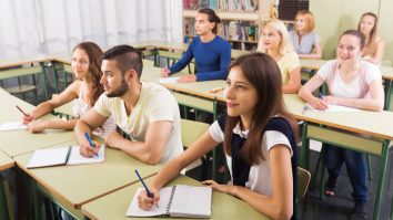 Programul FLEX primește o nouă șansă. Guvernul acordă Ministerul Educației și Cercetării mandat de negociere cu partenerii americani