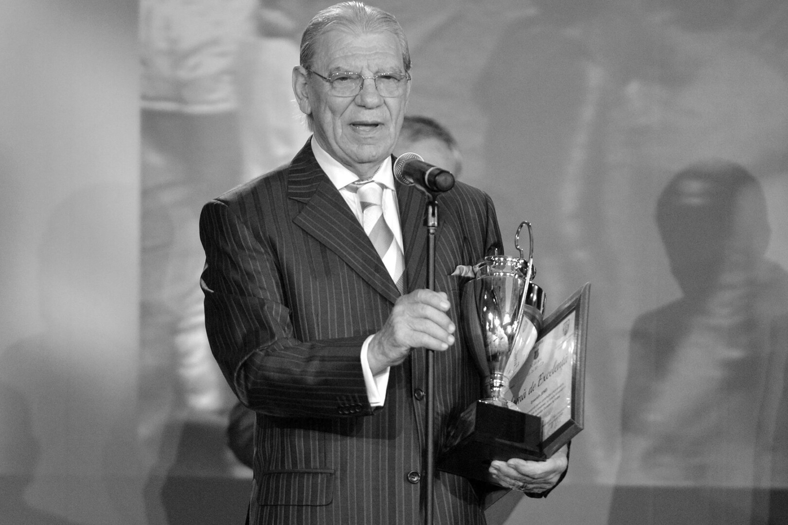 Emeric Ienei, legendarul antrenor de fotbal, a decedat la 88 de ani din cauza unei comoții cerebrale. A câștigat Champions League cu Steaua, în 1986