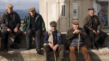 Numărul centenarilor din Italia continuă să crească, depășind 23.500 în 2025. Ce îi face pe italieni să trăiască atât de mult