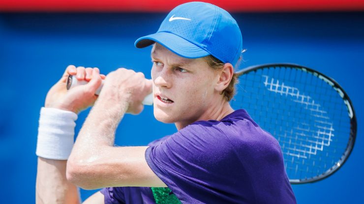 Jannik Sinner a debutat cu succes la Turneul Campionilor de la Torino. Italianul l-a învins cu succes pe adversarul său de origine canadiană, Félix Auger-Aliassime