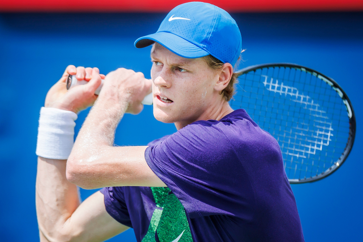 Jannik Sinner a debutat cu succes la Turneul Campionilor de la Torino. Italianul l-a învins cu succes pe adversarul său de origine canadiană, Félix Auger-Aliassime