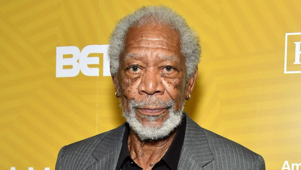 Morgan Freeman critică utilizarea neautorizată a Inteligenței Artificiale pentru a-i imita vocea. „Avocații mei se ocupă de acest lucru”