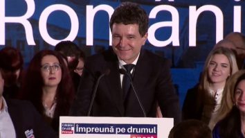 Nicușor Dan se confruntă cu acuzații grave de încălcare a Constituției, după ce a participat la congresul USR de lansare a candidaturii lui Cătălin Drulă. George Simion: „În alte vremuri, un asemenea gest ar fi provocat imediat suspendarea”