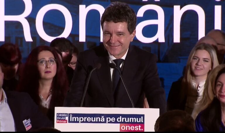 Nicușor Dan se confruntă cu acuzații grave de încălcare a Constituției, după ce a participat la congresul USR de lansare a candidaturii lui Cătălin Drulă. George Simion: „În alte vremuri, un asemenea gest ar fi provocat imediat suspendarea”