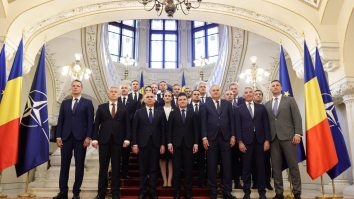 Guvernul Bolojan vrea să amendeze „comportamentul lipsit de respect” față de bugetari