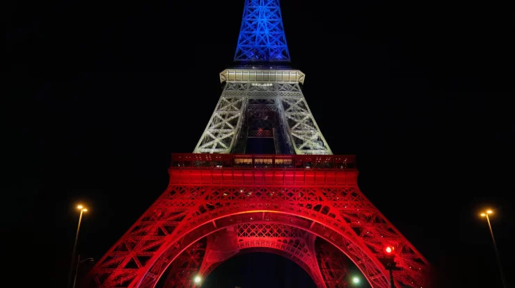 Franța onorează victimele atacului terorist de la Bataclan, din Paris, de acum 10 ani