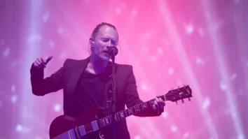 După o pauză de șapte ani, Radiohead pleacă în turneu. Trupa a început cu un concert la Madrid