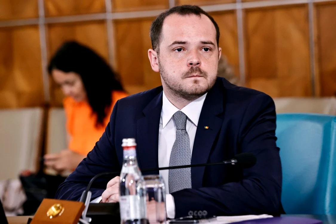Alexandru Rogobete anunță că au avut loc percheziții la Ministerul Sănătății. Mai mulți medici sunt suspectați că au obținut diplome false pentru titlul de medic specialist