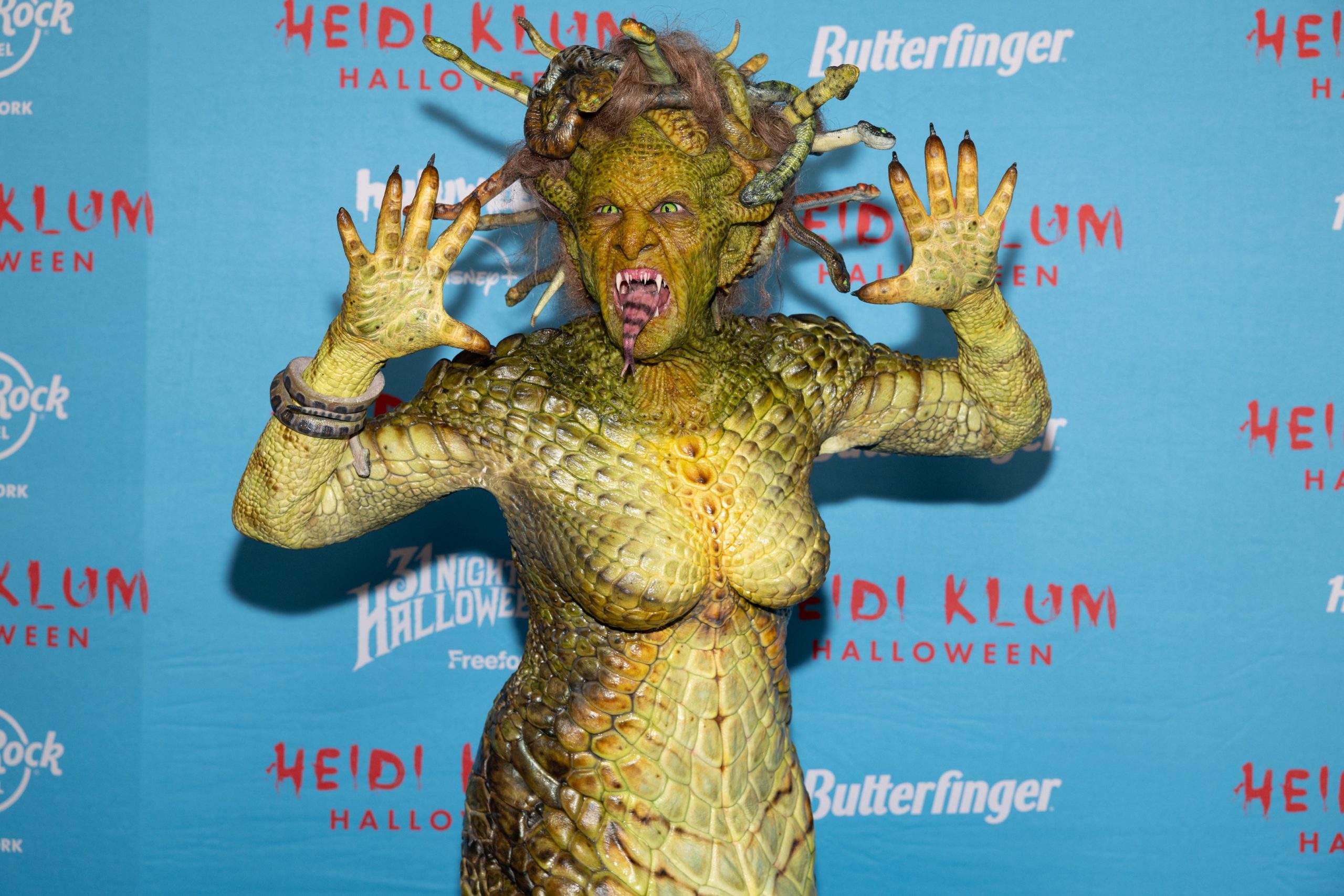 Heidi Klum dezvăluie costumul său de Halloween 2025. Cunoscută pentru pasiunea deghizărilor, modelul s-a transformat anul acesta în Medusa
