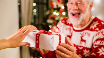 Fox News se confruntă cu critici dure după ce a dat americanilor „sfaturi economice” de Crăciun: „Nu mai luați cadouri bunicilor”