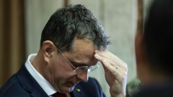 O „eroare” de CV l-a doborât pe Ionuț Moșteanu. Ilie Bolojan a propus un nou Ministru al Apărării