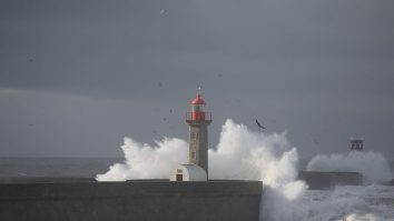 Portugalia, Spania și Marea Britanie, lovite de fenomene extreme generate de furtuna Claudia. Trei persoane au murit și zeci au fost rănite