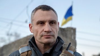 Ucraina se confruntă cu o lipsă tot mai mare de soldați din cauza exodului tinerilor către Europa. Ce spune primarul Kievului