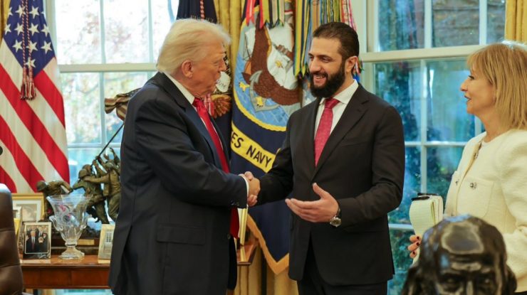 Vizită istorică la Casa Albă: Siria se alătură Coaliției de combatere a ISIS conduse de SUA și scapă de „majoritatea” sancțiunilor, după întâlnirea dintre Ahmad al-Shaara și Donald Trump. Ce garanții a mai primit Președintele sirian din partea Statelor Unite