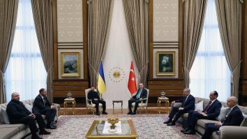 Zelenski a purtat astăzi discuții de pace cu Erdogan, în Turcia. Rusia nu a participat, iar trimisul special al SUA, Steve Witkoff, nu a mai venit