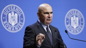 CCR i-a mai dat o lovitură Guvernului Bolojan: Legea pensiilor private trebuie refăcută pentru că discriminează. Ce trebuie să știe românii despre Pilonul II