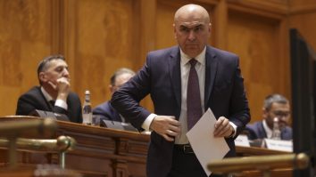 Coaliția nu se înțelege nici în privința agendei: Ilie Bolojan a fost prea ocupat ca să participe la „Ora Premierului”, în Parlament. Grindeanu: „Îl așteptăm neapărat”