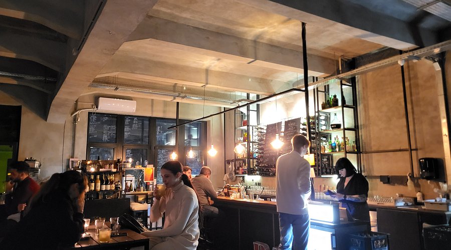 România ocupă ultimul loc în topul barurilor din lume. „Fix me a Drink” din București e în Top 500 Bars, pe locul 500