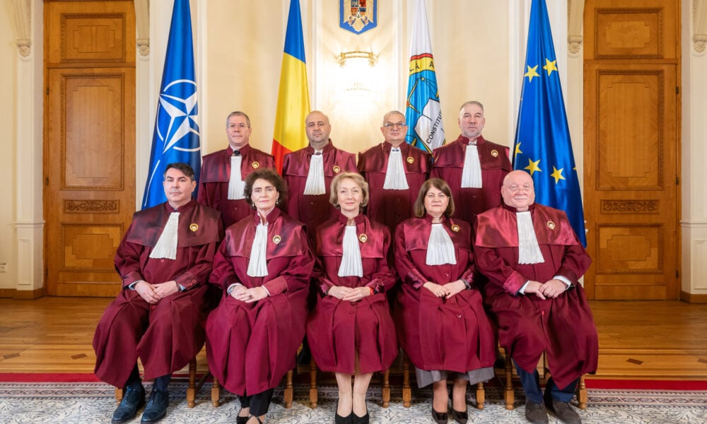 Cum a reușit Premierul Bolojan să convingă CCR să cedeze cerințelor sale? Toni Neacșu, fost judecător CSM: „Se bazează pe majoritatea pe care o are la Curtea Constituțională. Probabil legea va trece din cauza campaniei agresive a Guvernului”