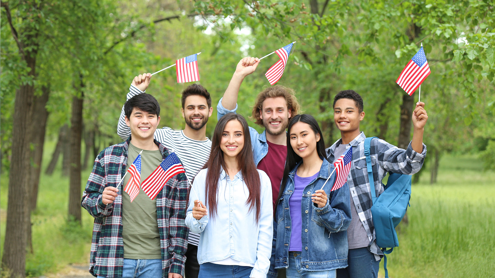 Aproape 300.000 de studenți americani au plecat la studii în străinătate, în anul universitar 2023-2024. Care sunt motivele principale