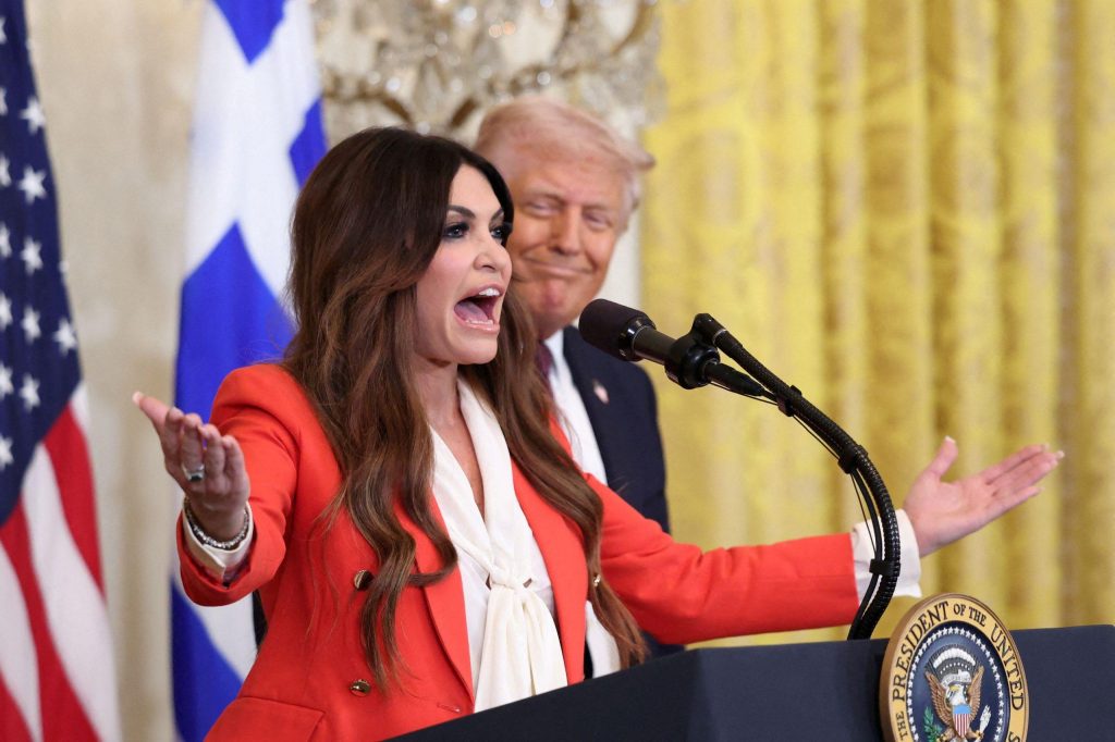 Trump vrea să dea China afară din Portul Pireu. Ambasadorul SUA: „Grecia este un centru energetic crucial împotriva intereselor Rusiei și Chinei”