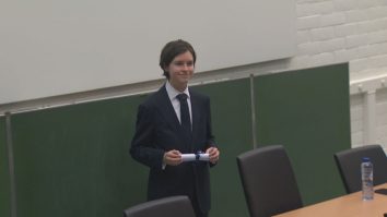 Un adolescent belgian devine doctor în Fizică Cuantică la 15 ani. Laurent Simons, „micul Einstein”, vrea să prelungească viața umană