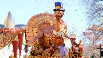 Statele Unite sărbătoresc astăzi Ziua Recunoștinței. Trump respectă tradiția: Doi curcani, Gobble și Waddle, au fost „grațiați”