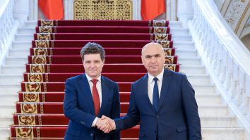 Bolojan se laudă că a ajuns la o înțelegere privind pensiile magistraților, CSM spune că va respinge din nou varianta gândită de Guvern. Toni Neacșu, fost judecător CSM: „Nu vom avea niciun fel de înțelegere până la jumătatea lunii decembrie. Nicușor Dan s-a raportat ceva mai corect la tot acest scandal, dar dacă era matematician, creștea perioada de tranziție la 17 ani”