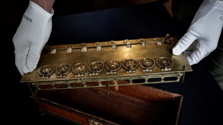 „Cea mai importantă unealtă științifică scoasă vreodată la licitație” a fost blocată de instanța din Paris. Care este valoarea estimată a „La Pascaline”, dispozitivul creat de Pascal pe când avea doar 19 ani