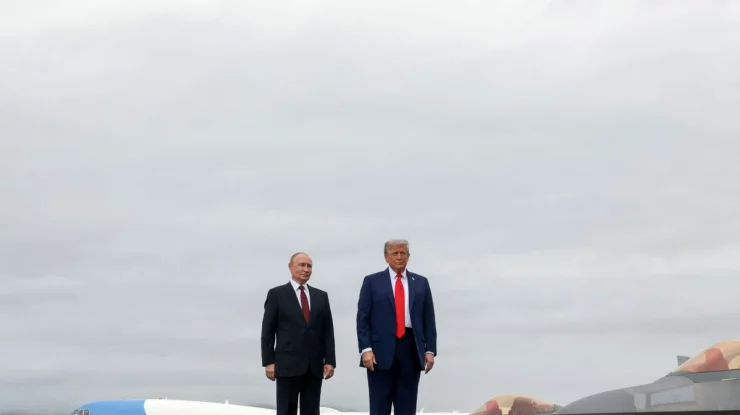 Putin anunță că Rusia a primit „oficial” planul de pace elaborat de SUA, o versiune „modernizată” a propunerilor discutate cu Trump în Alaska. Trump îi dă lui Zelenski timp până pe 27 noiembrie să decidă dacă Ucraina acceptă sau nu