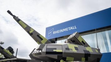 România și Rheinmetall au semnat un acord de 500 milioane de euro pentru înființarea unei fabrici de pulberi pentru muniție la Victoria, Brașov. Armin Papperger, cel mai important om din industria militară europeană, a venit personal la Bucureşti