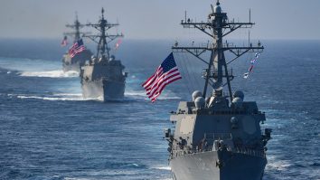 SUA și China au purtat discuții militare despre securitatea maritimă. China critică operațiunile SUA din Strâmtoarea Taiwan și Marea Chinei