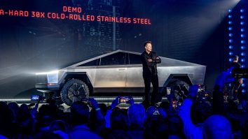 Elon Musk rămâne la Tesla: Acționarii au aprobat pachetul salarial de 1 trilion de dolari