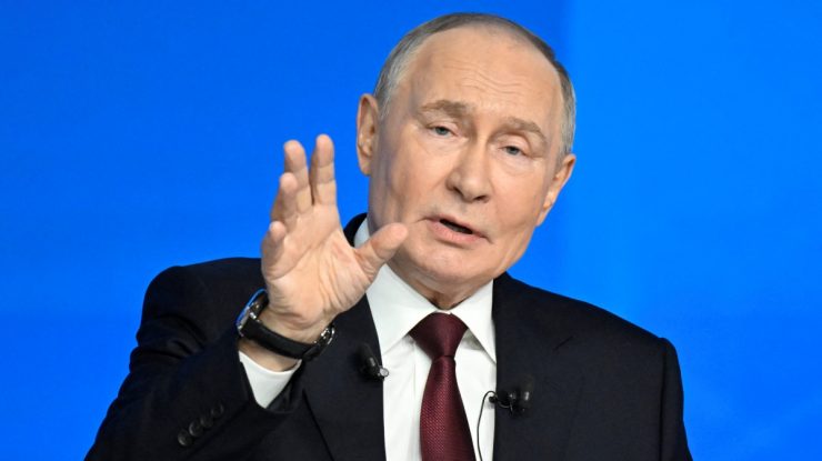 Putin și-a început conferința de presă de sfârșit de an la Moscova: „Ucraina refuză să pună capăt acestui conflict prin mijloace pașnice. Trupele noastre avansează”