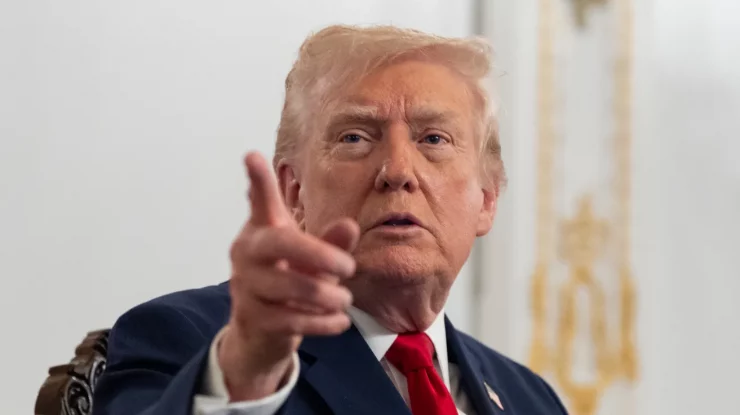 Trump dă în judecată BBC pentru 5 Miliarde de dolari pentru defăimare: „Au editat intenționat și înșelător discursul”