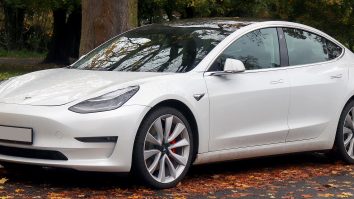Tesla lansează cea mai accesibilă versiune a popularului sedan electric Model 3, în Europa. Decizia vine după ce vânzările au scăzut drastic