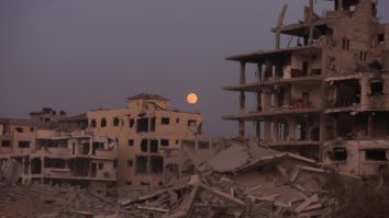 Trupe internaționale ar putea fi dislocate în Fâșia Gaza de luna viitoare, anunță oficiali americani. Peste 25 de țări vor participa la o conferință organizată la Doha, pe 16 decembrie