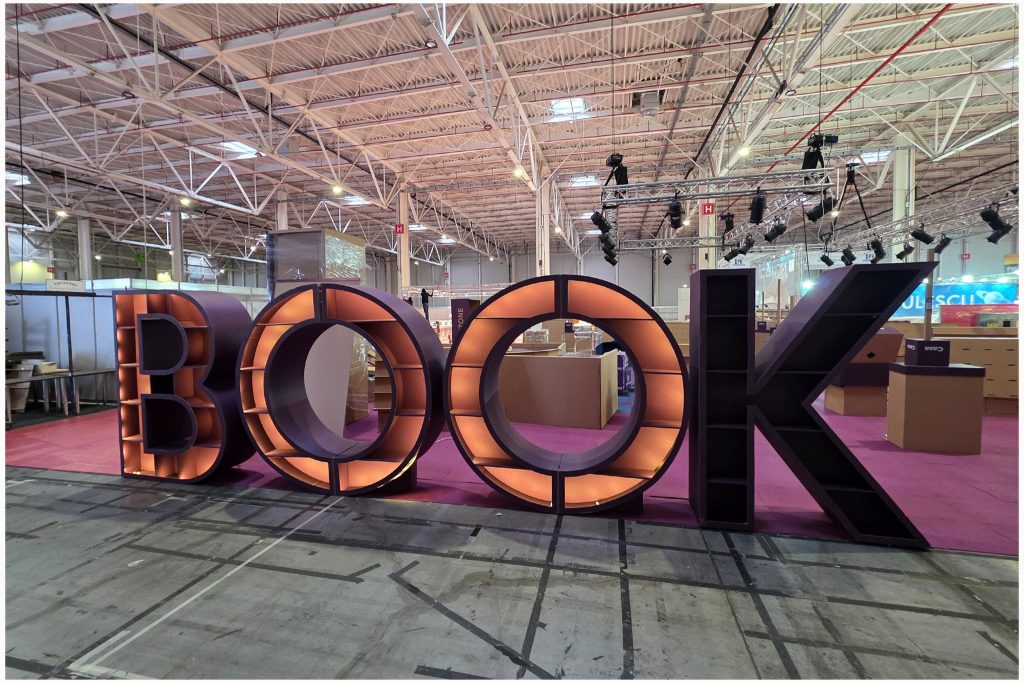 Târgul de Carte Gaudeamus 2025 își deschide porțile la Romexpo. Sunt peste 180 de participanți și peste 600 de evenimente programate