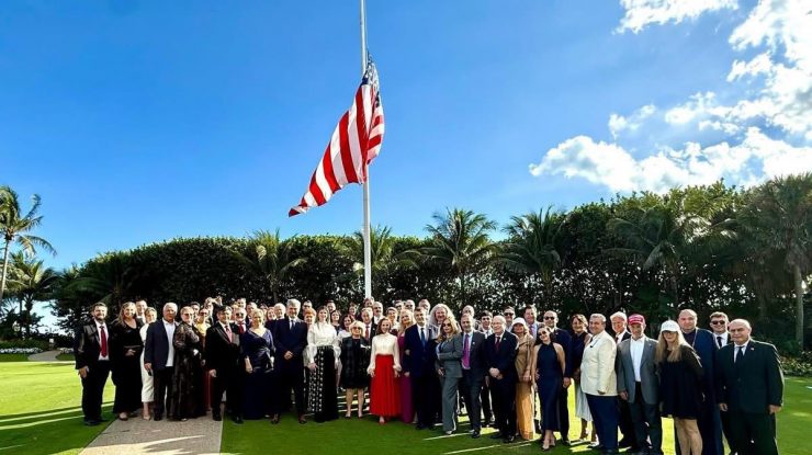 Comunitatea românească din Statele Unite a sărbătorit Ziua Națională a României la reședința lui Trump