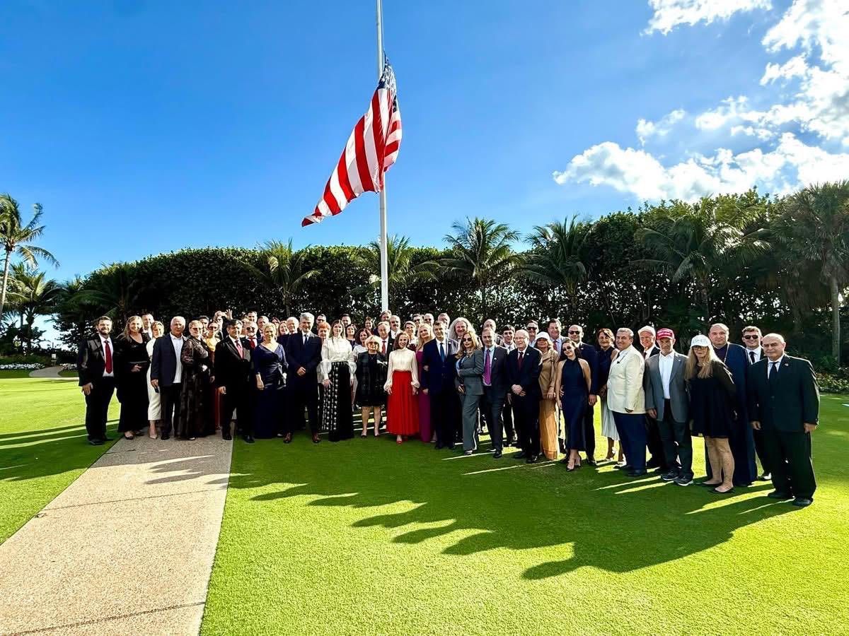 Comunitatea românească din Statele Unite a sărbătorit Ziua Națională a României la reședința lui Trump