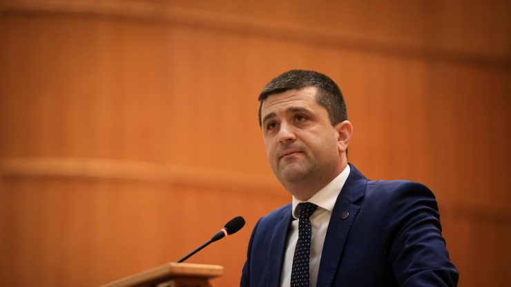 Ministrul Apărării, Radu Miruță, reacționează după ce CCR a amânat din nou decizia pe Reforma Pensiilor Magistraților: „CCR, vă cam bateți joc și duceți în derizoriu importanța instituției!”