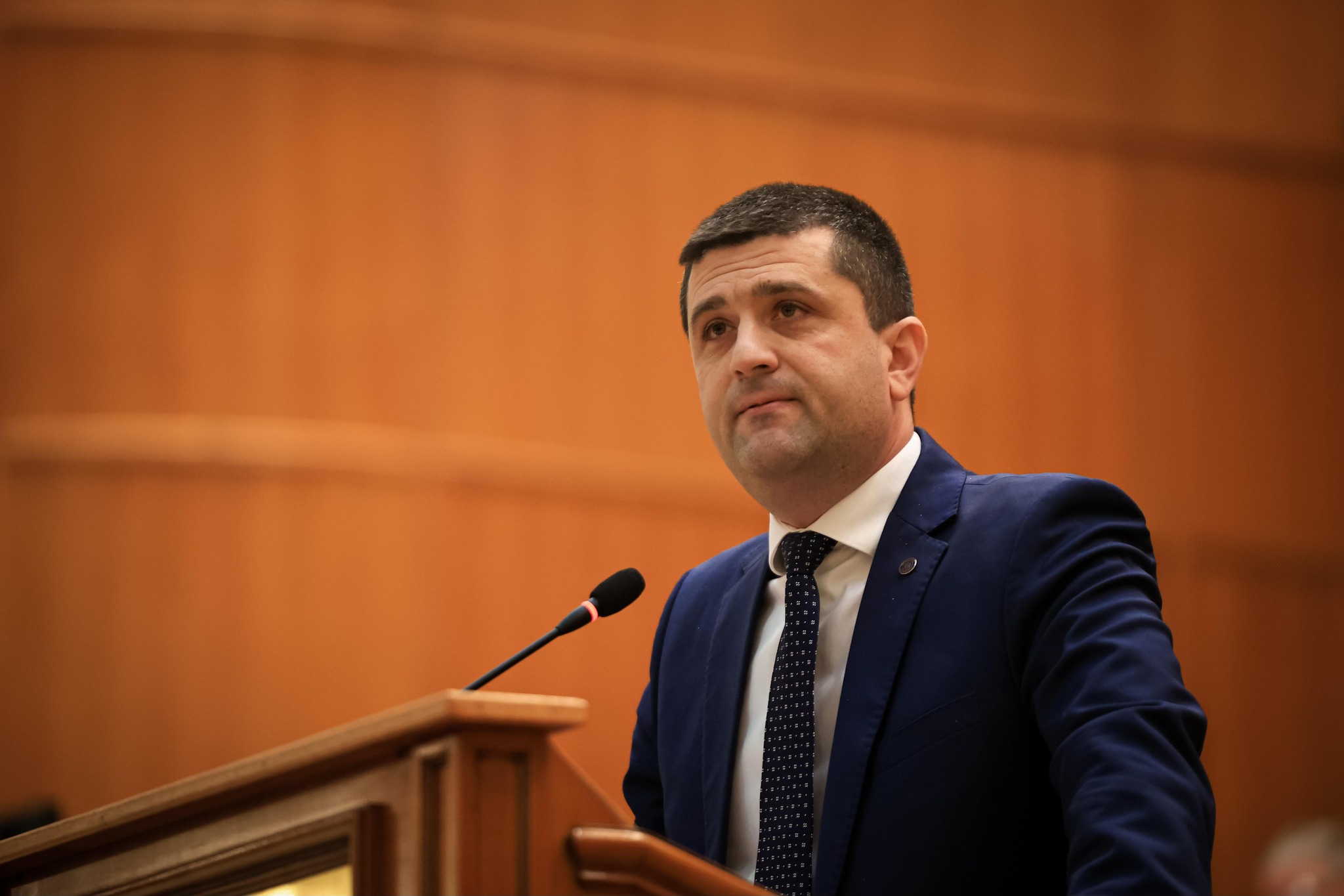 Ministrul Apărării, Radu Miruță, reacționează după ce CCR a amânat din nou decizia pe Reforma Pensiilor Magistraților: „CCR, vă cam bateți joc și duceți în derizoriu importanța instituției!”